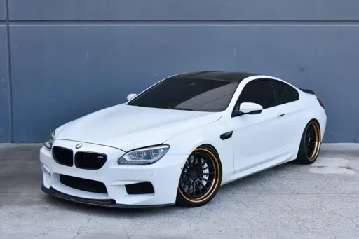 Aangepaste BMW M6 Coupé met 99.000 mijl en salvage-titel op veiling