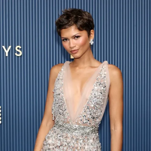 Les beauty looks marquants des Emmys 2026