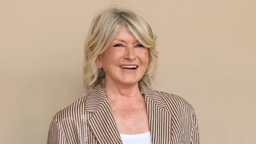 Le zucche in resina di Martha Stewart a 17 dollari per un portico autunnale di stile Le zucche in resina di Martha Stewart a 17 dollari per un portico autunnale di stile