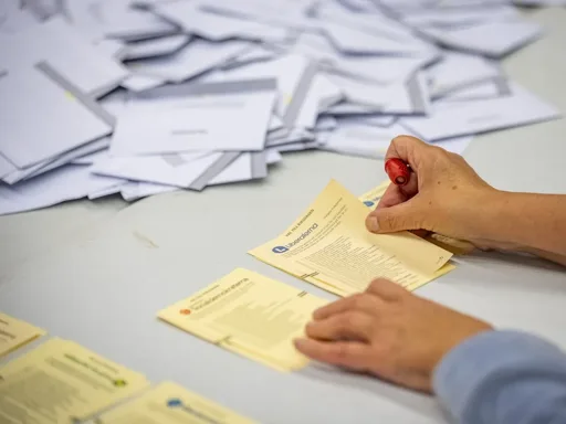 Elezioni in Svezia, testa a testa tra centrosinistra e destra: frena l'estrema destra