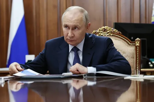 Putin w orędziu przedwyborczym apeluje do Rosjan o udział w wyborach do Dumy Putin w orędziu przedwyborczym apeluje do Rosjan o udział w wyborach do Dumy