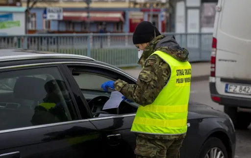 Польща зводить електронний бар'єр на понад 100 км кордону з Україною Польща зводить електронний бар'єр на понад 100 км кордону з Україною