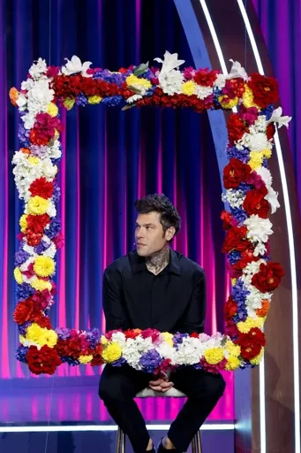 Le battute su Fedez tagliate da Roast in Peace 2 riaprono il dibattito sui limiti della comicità Le battute su Fedez tagliate da Roast in Peace 2 riaprono il dibattito sui limiti della comicità