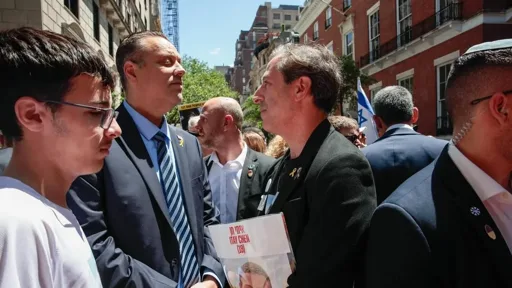 El ministro israelí de Cultura pide revocar la ciudadanía a los directores del documental 'Naza', premiado en Venecia
