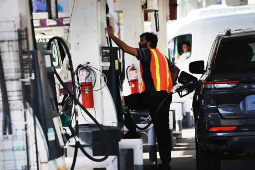 US Petrol Stations Hit Display Limit as Prices Reach $9.999 a Gallon US Petrol Stations Hit Display Limit as Prices Reach $9.999 a Gallon