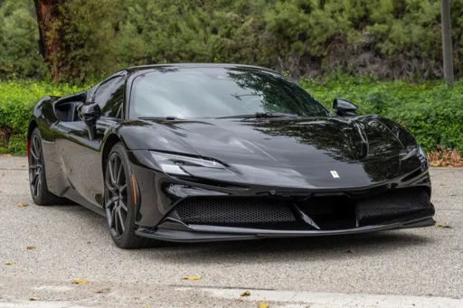 Ferrari SF90 Spider Assetto Fiorano met 526 mijl geveild Ferrari SF90 Spider Assetto Fiorano met 526 mijl geveild