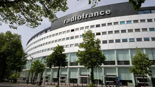300 personnalités s'opposent à la chronique de Charles Sapin sur France Inter 300 personnalités s'opposent à la chronique de Charles Sapin sur France Inter