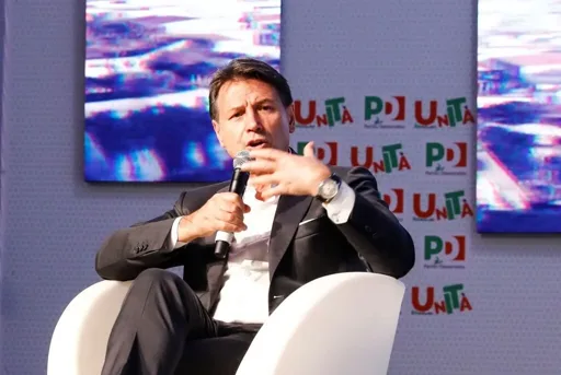 Conte alla Festa dell'Unità: se perdo le primarie resterò leale Conte alla Festa dell'Unità: se perdo le primarie resterò leale