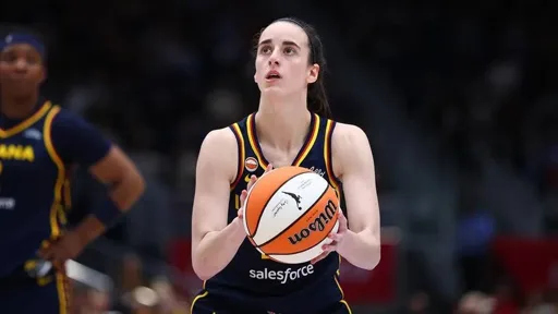 Mitchell Sets WNBA Single-Season Scoring Record as Clark Returns in Fever Win Mitchell Sets WNBA Single-Season Scoring Record as Clark Returns in Fever Win