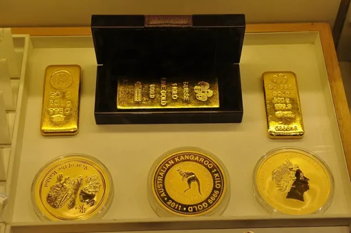 Gold Prices Flat as Traders Weigh US-China Talks and Iran Conflict