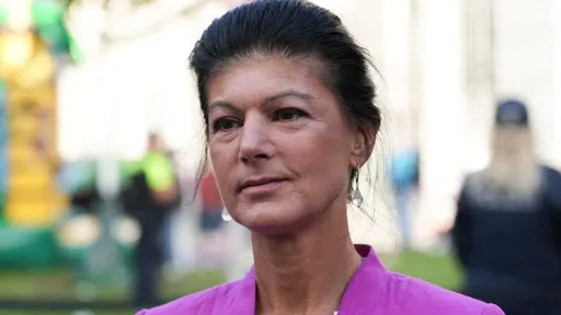 Schneider wirft Wagenknecht vor, mit der AfD zu kuscheln
