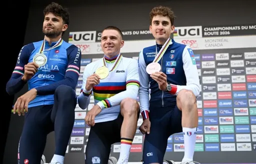 Mondiaux de cyclisme : Evenepoel décroche un quatrième titre consécutif, Seixas en bronze Mondiaux de cyclisme : Evenepoel décroche un quatrième titre consécutif, Seixas en bronze