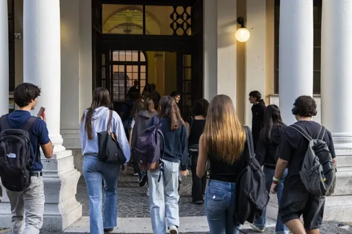 Scuola, primo giorno per sette regioni: il rientro scaglionato si chiude giovedì in Puglia