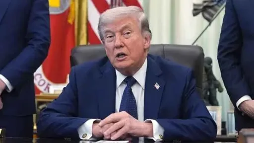 Трамп подписал закон об «адских санкциях» против России Трамп подписал закон об «адских санкциях» против России