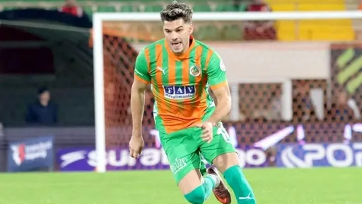 Ianis Hagi, pasă de gol în Alanyaspor - Göztepe, scor 2-2 Ianis Hagi, pasă de gol în Alanyaspor - Göztepe, scor 2-2
