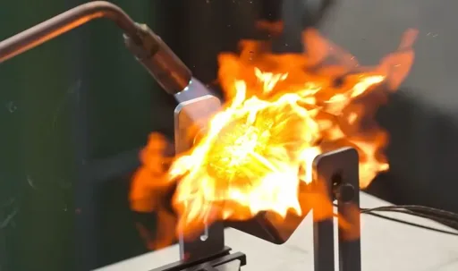 Le bouclier thermique d'Orion reproduit en laboratoire Le bouclier thermique d'Orion reproduit en laboratoire