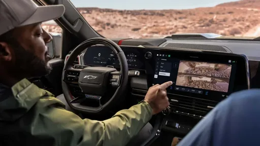 GM Reverses Course and Keeps Apple CarPlay in New Truck Interface