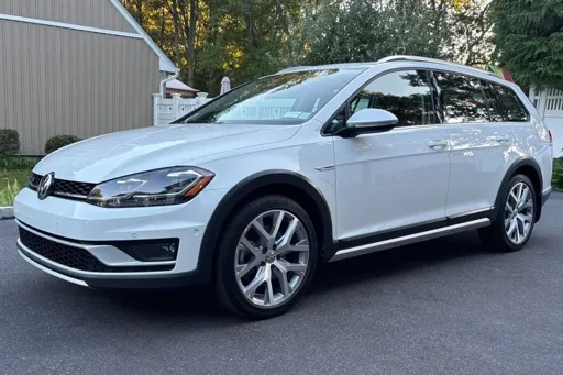 Volkswagen Golf Alltrack met handgeschakelde zesbak en 4MOTION te koop Volkswagen Golf Alltrack met handgeschakelde zesbak en 4MOTION te koop
