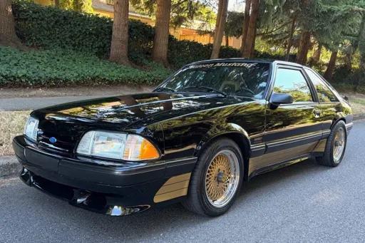 Унікальний Ford Mustang Saleen 1988 року виставлено на продаж Унікальний Ford Mustang Saleen 1988 року виставлено на продаж
