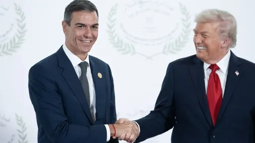 Marlaska y Feijóo vuelven a Ceuta 53 días después de la entrada masiva de inmigrantes Marlaska y Feijóo vuelven a Ceuta 53 días después de la entrada masiva de inmigrantes