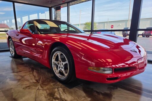 Chevrolet Corvette C5 uit 2000 met slechts 50 mijl op de teller op veiling Chevrolet Corvette C5 uit 2000 met slechts 50 mijl op de teller op veiling