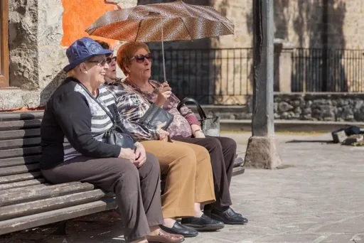 El paseo vespertino, el ritual español que transforma las calles después de las seis El paseo vespertino, el ritual español que transforma las calles después de las seis