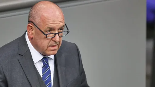 AfD-політик вимагав переписати інтерв'ю — газета опублікувала його із зачорненими фрагментами AfD-політик вимагав переписати інтерв'ю — газета опублікувала його із зачорненими фрагментами