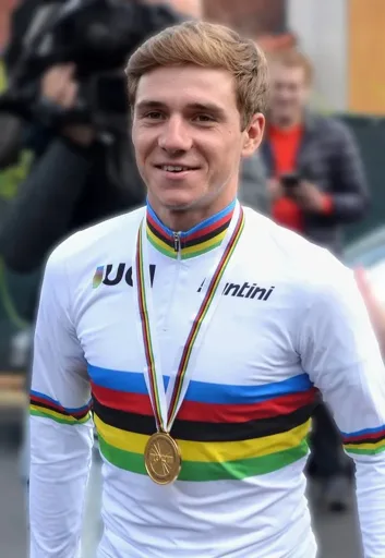 Remco Evenepoel pakt vierde wereldtitel tijdrijden in Montréal en schrijft geschiedenis Remco Evenepoel pakt vierde wereldtitel tijdrijden in Montréal en schrijft geschiedenis