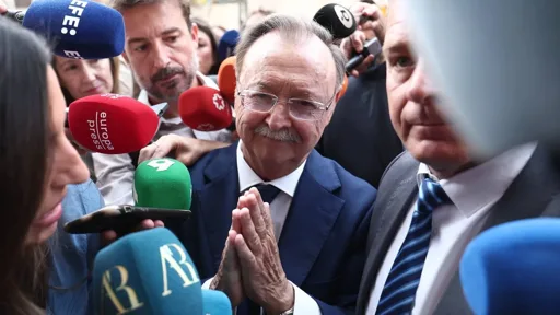 Ceuta da un mes al Gobierno para resolver y ejecutar los expedientes de expulsión Ceuta da un mes al Gobierno para resolver y ejecutar los expedientes de expulsión