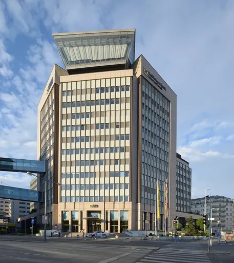 Венский суд обязал Rasperia выплатить Raiffeisen Bank €3,15 млрд Венский суд обязал Rasperia выплатить Raiffeisen Bank €3,15 млрд