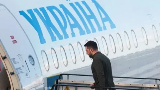 Зеленский заявил о двух попытках атаковать его самолет за неделю Зеленский заявил о двух попытках атаковать его самолет за неделю
