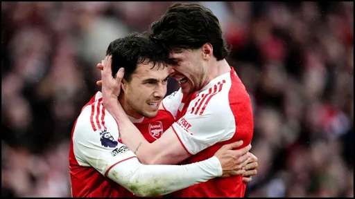 Arsenal învinge Sunderland cu 2-0 și rămâne lider în Premier League