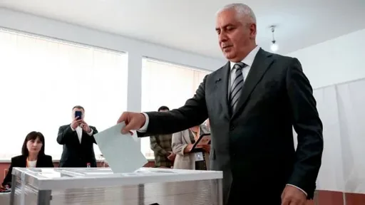 Явка на выборах президента Южной Осетии составила 73,2 процента Явка на выборах президента Южной Осетии составила 73,2 процента