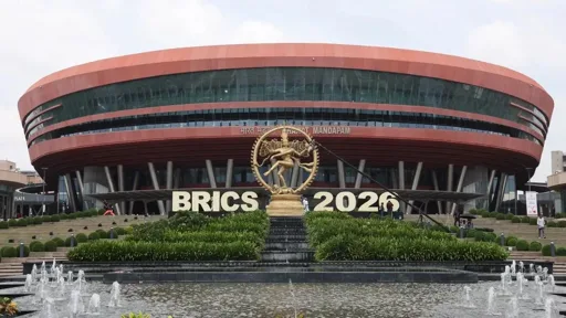 China en India willen grensconflict oplossen na ontmoeting op BRICS-top China en India willen grensconflict oplossen na ontmoeting op BRICS-top