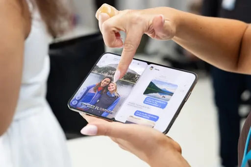 Apple lancia iPhone Duo e debutta nel mercato degli smartphone pieghevoli