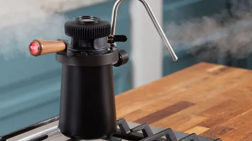 Le café « analogique » revient en grâce, porté par le rituel du latte Le café « analogique » revient en grâce, porté par le rituel du latte