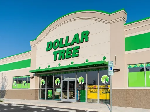 Dollar Tree riporta sugli scaffali i barattoli di vetro a forma di zucca Dollar Tree riporta sugli scaffali i barattoli di vetro a forma di zucca
