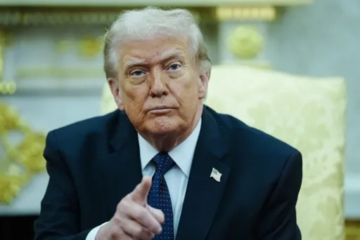 Trump interzice CNN, MSNOW și Politico la Casa Albă Trump interzice CNN, MSNOW și Politico la Casa Albă