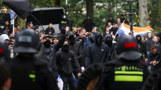 Dutch Riot Police Break Up Far-Right Protest in The Hague Dutch Riot Police Break Up Far-Right Protest in The Hague