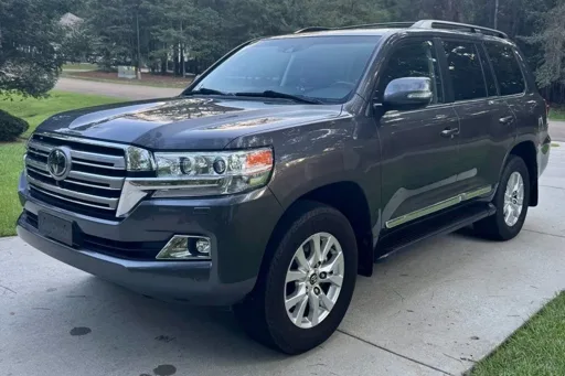 Toyota Land Cruiser URJ200 uit 2021 met 5.7 V8 aangeboden